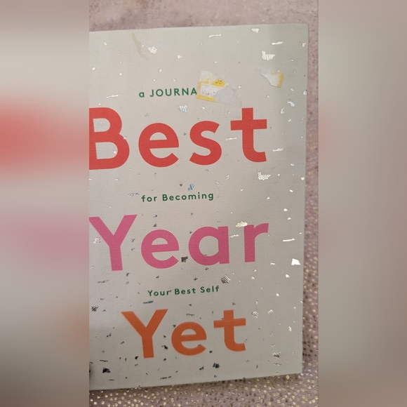 Best Year Yet: A Journal for Becoming Your Best Self By Chronicle Books - Picture 3 of 5